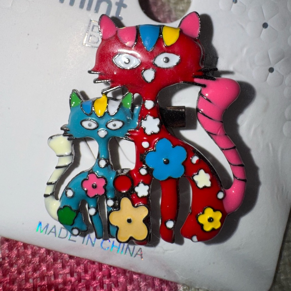 Kitty Cat Brooch Whimsical Enamel Statement Pin NIP Cute❣️